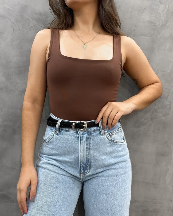 Square neck tank top✨️