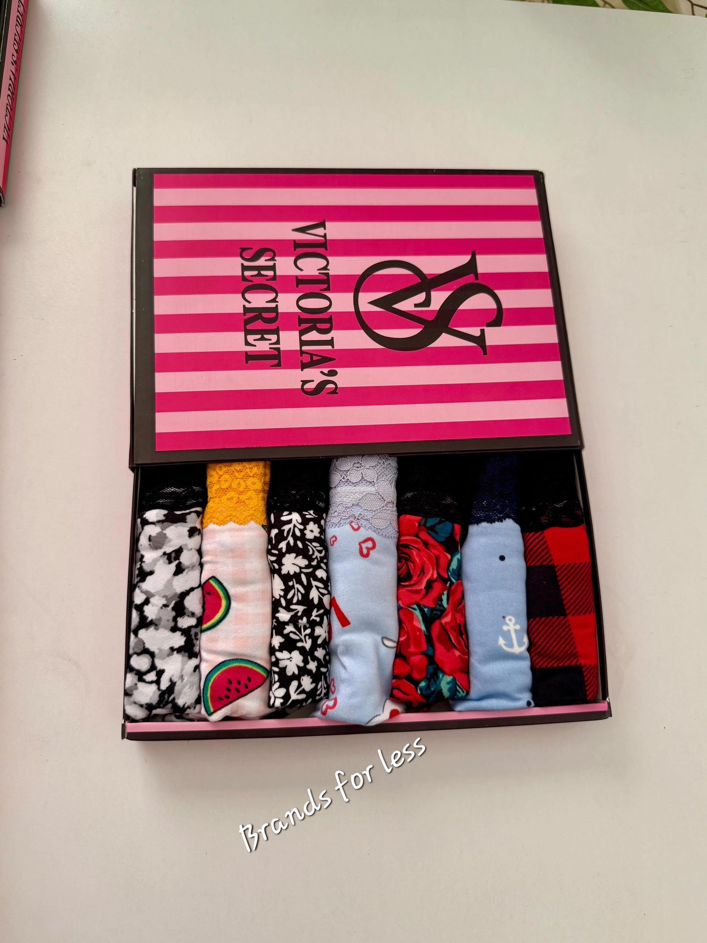 Victoria secret panties random patterns 💫 ( 7 pieces)