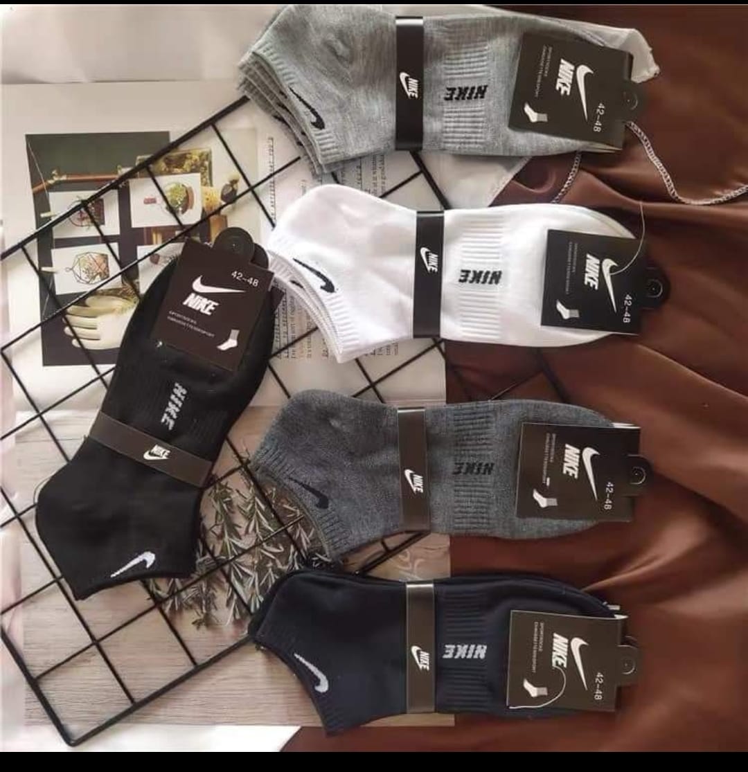 Socks ( 10 pairs )