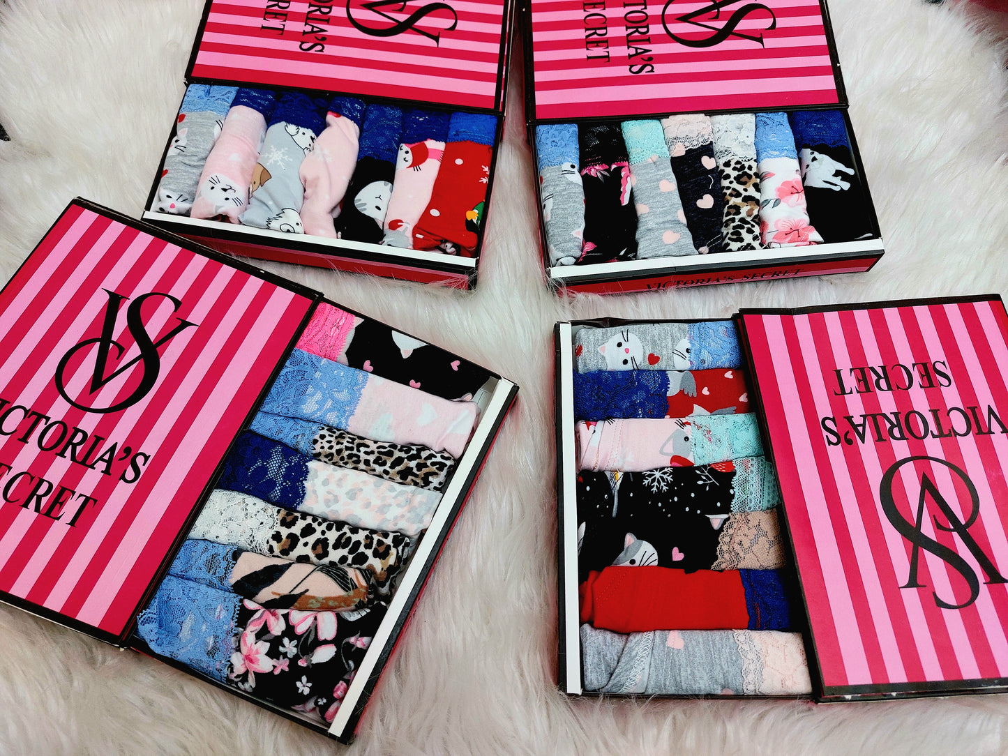Victoria secret panties random patterns 💫 ( 7 pieces)