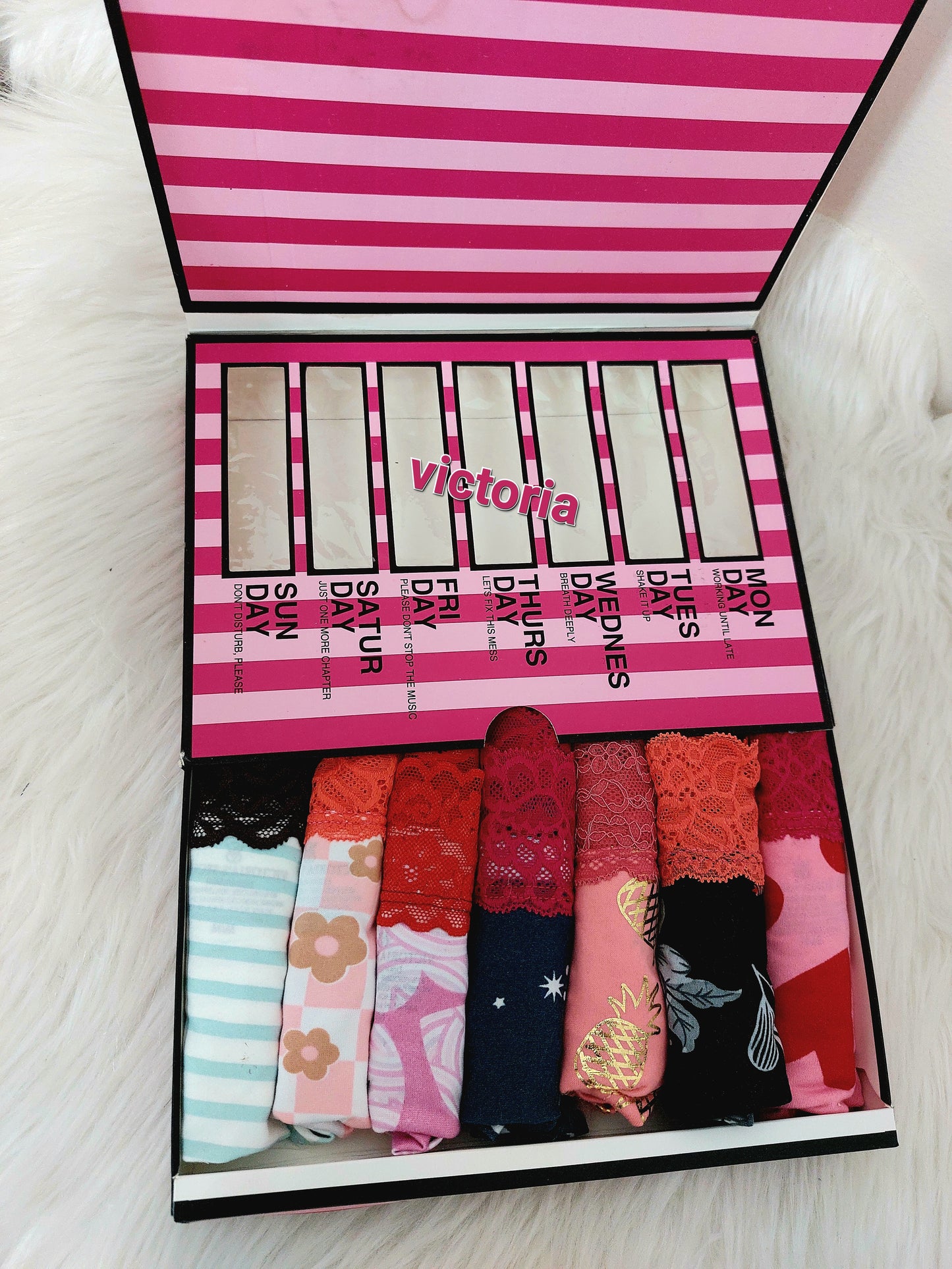 Victoria secret panties random patterns 💫 ( 7 pieces)
