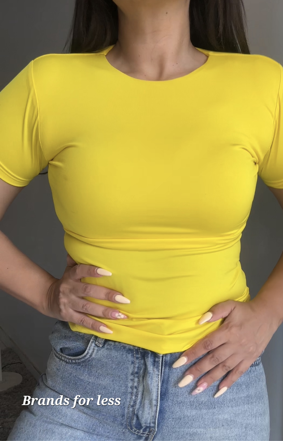 Offer 4 round half sleeve Tops