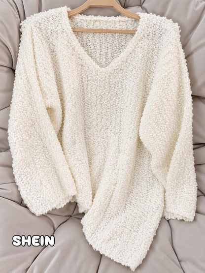 V-Neck off white oversized pullover
