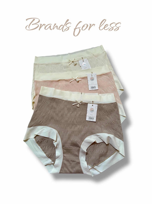 Full Brief Bow panties offer 4 pieces