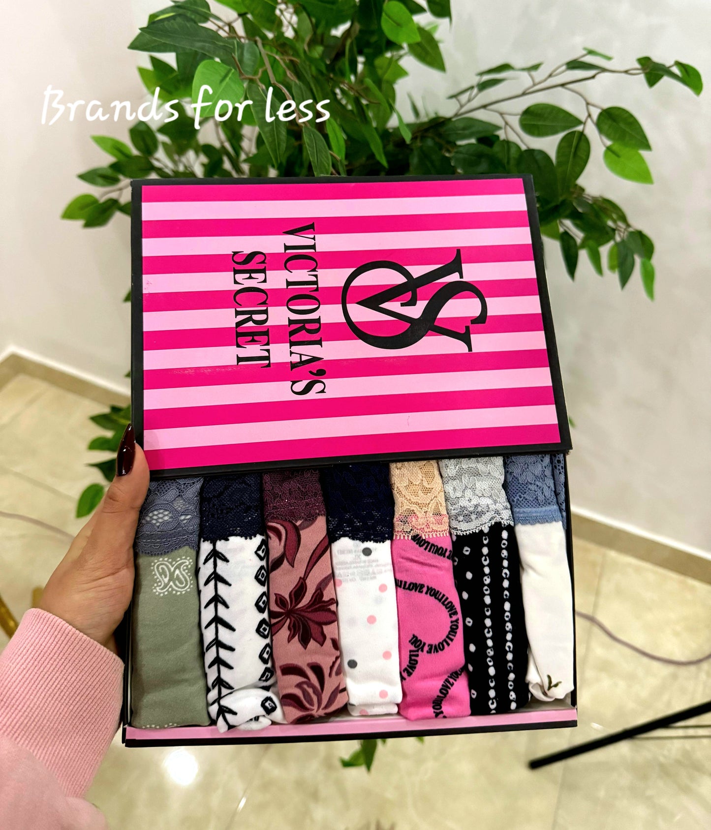 Victoria secret  panties random patterns  💫 ( 7 pieces)