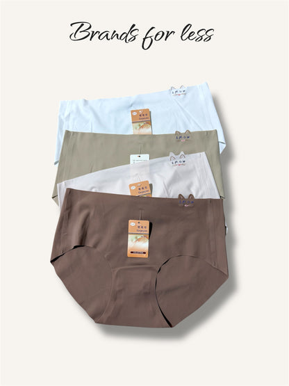 Seamless Emow panties offer 4 pieces
