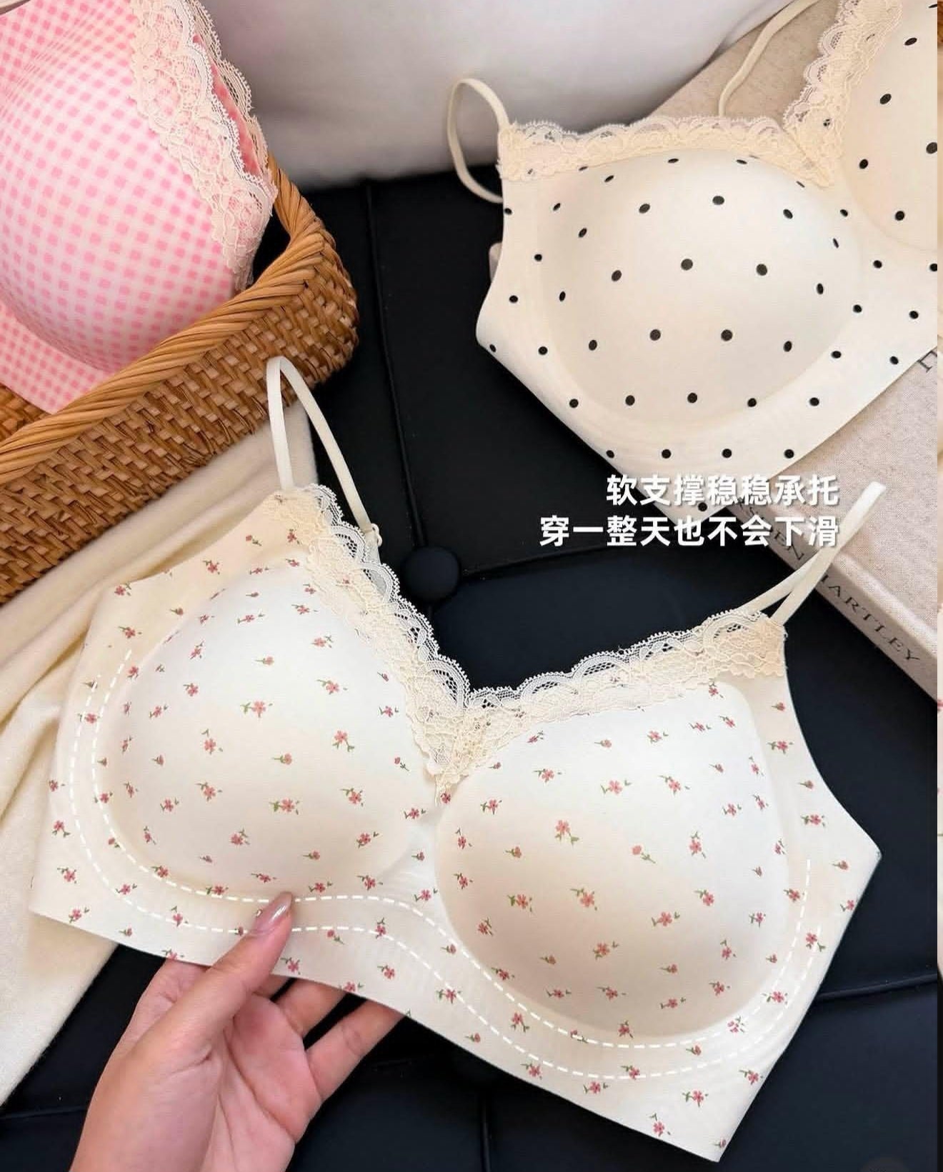 Seamless Victorian Soft Bra