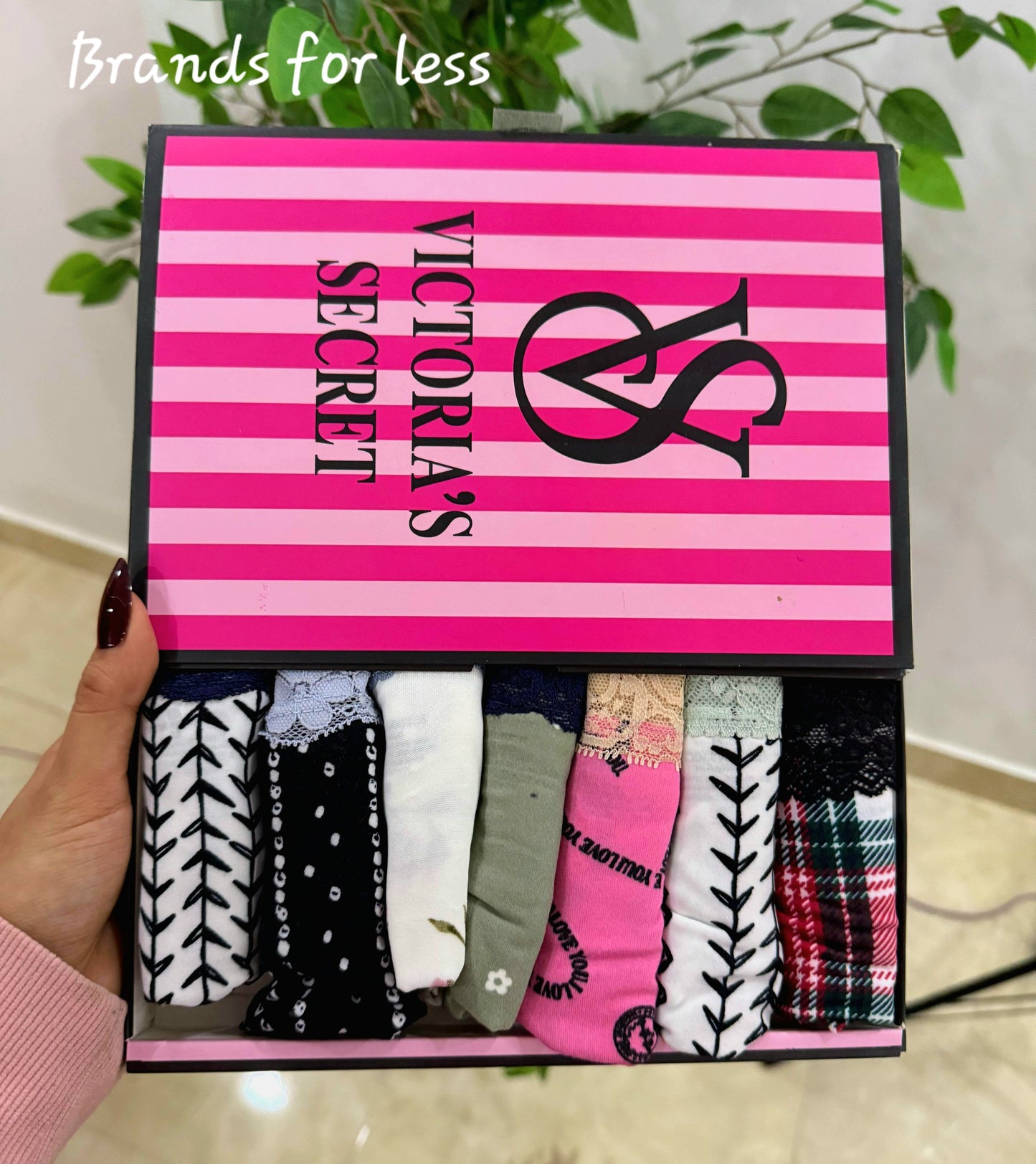 Victoria secret  panties random patterns  💫 ( 7 pieces)