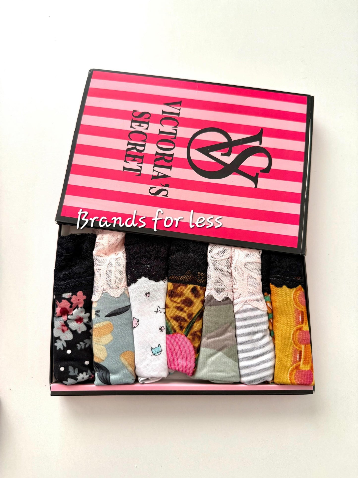 Victoria secret  panties random patterns  💫 ( 7 pieces)